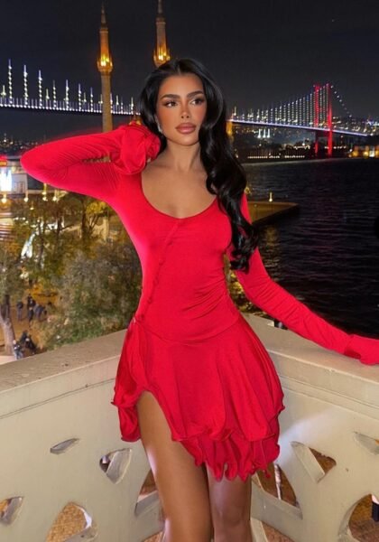 Mini-Robe soirée soyeux rouge